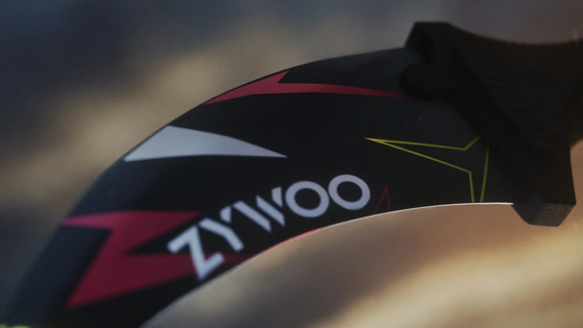 ZywOo анонсировал продажу коллекции реальных ножей из Counter-Strike 2
