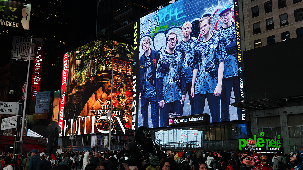 Фото BetBoom Team было показано на Times Square