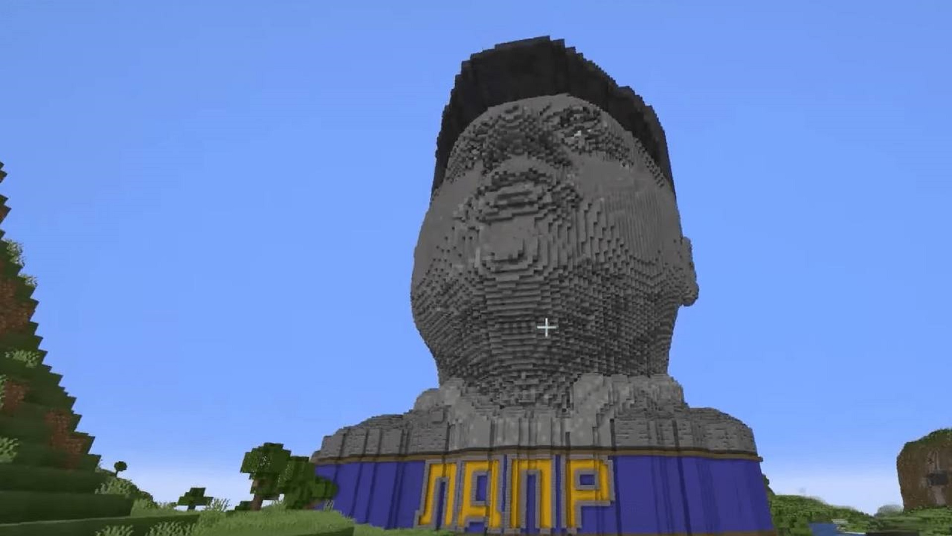 Памятник Владимиру Жириновскому в Minecraft
