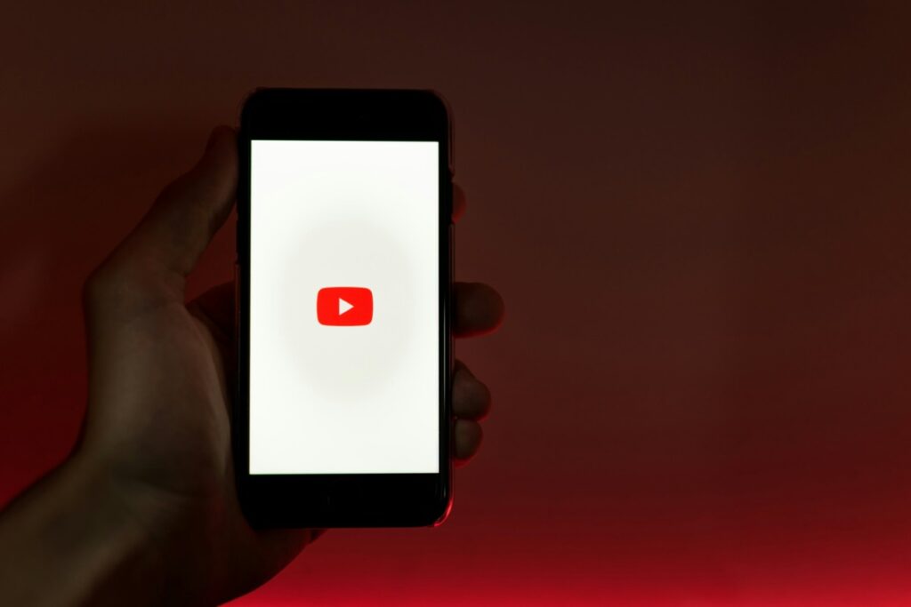 Когда в России перестанут замедлять YouTube? Что будет дальше с видеохостингом в стране