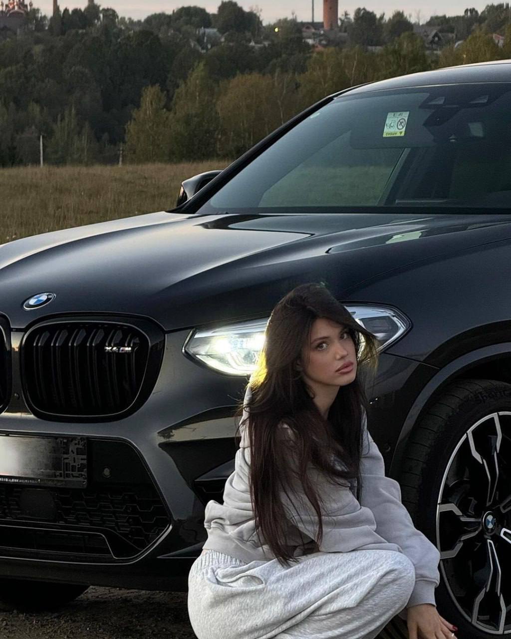 Akyuliych на фоне нового BMW X4M