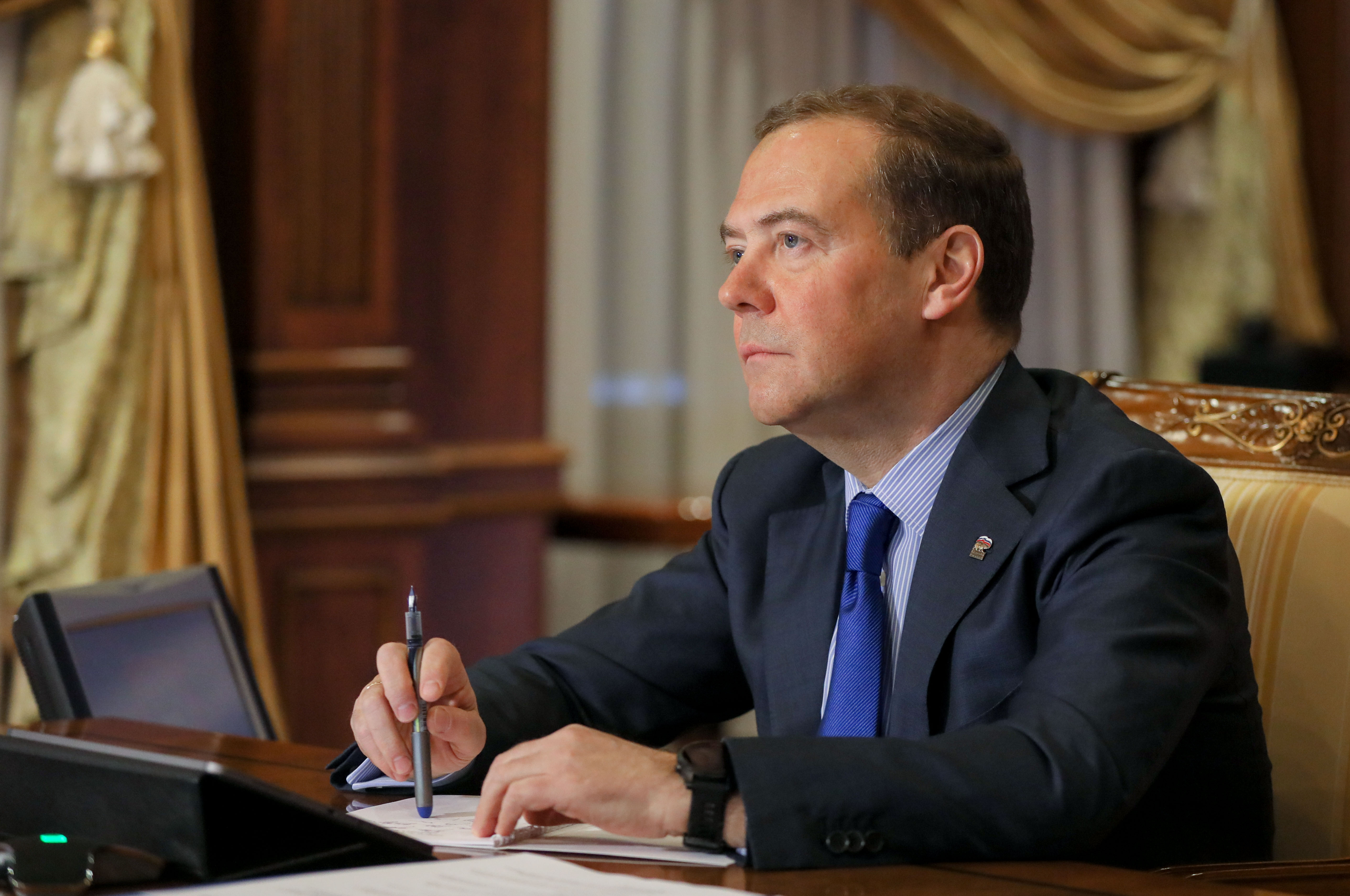 Дмитрий Медведев порассуждал об использовании пиратского контента в условиях санкций