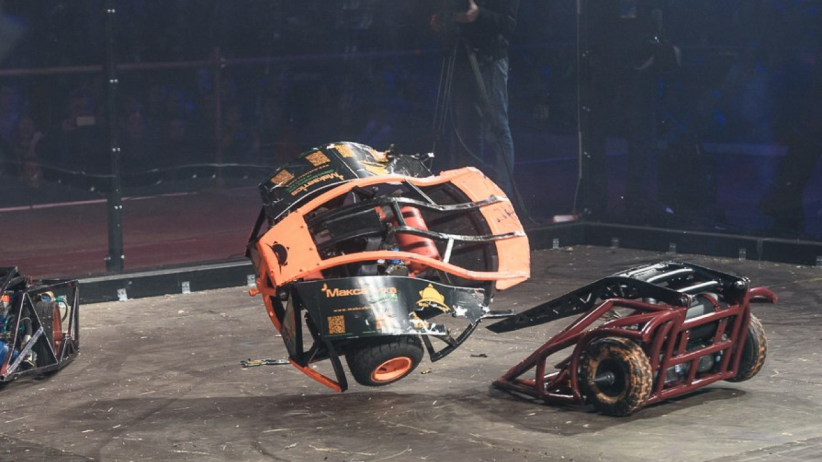 Битва роботов. Чемпионат битва роботов. Robot Wars шоу. Битвы роботов 2019. Битва роботов прямая