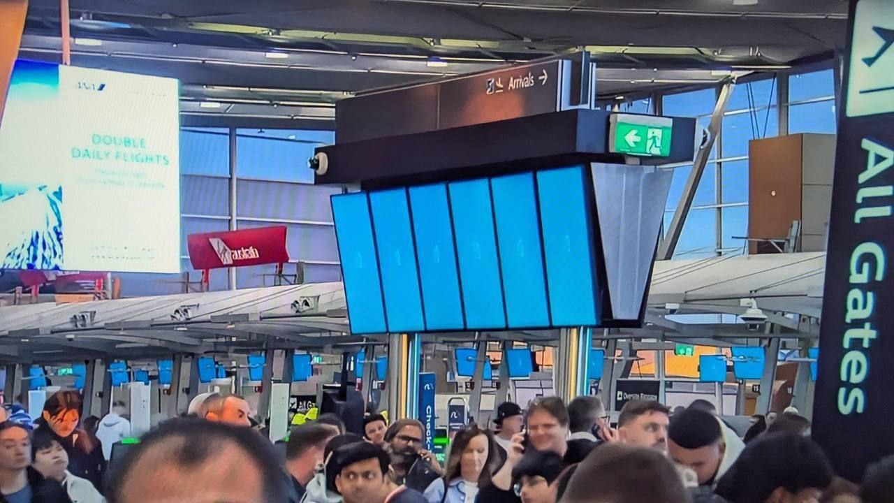 Из-за ошибки из строя вышли терминалы и информационные табло в аэропортах по всему миру