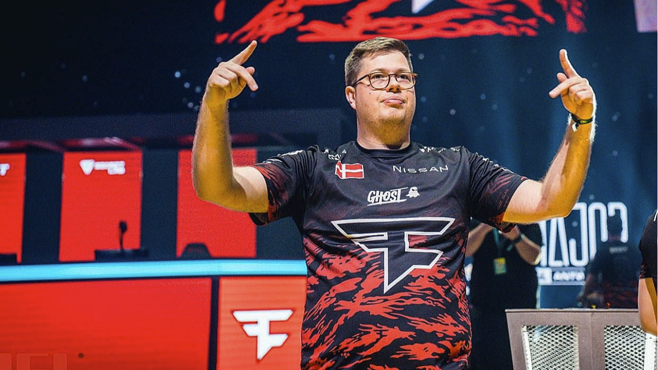 FaZe Clan победила Fnatic и прошла на Perfect World Shanghai Major 2024