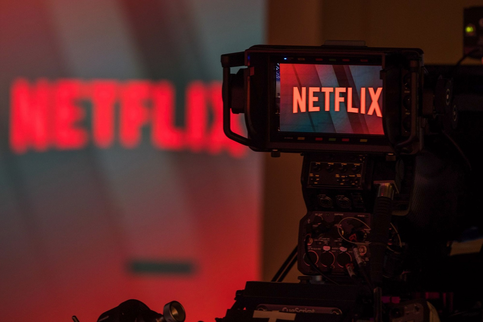 Netflix начала массовые сокращения сотрудников