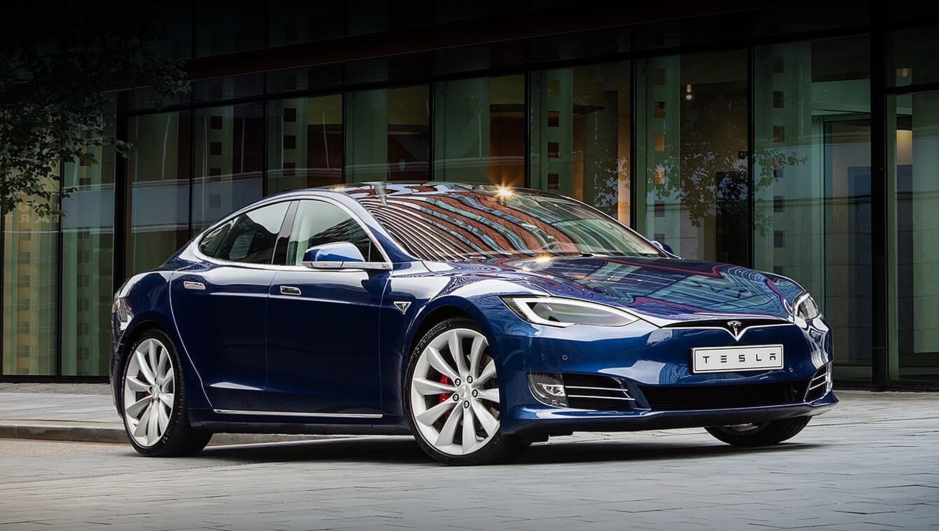 В Tesla Model S будет возможность сыграть в The Witcher 3