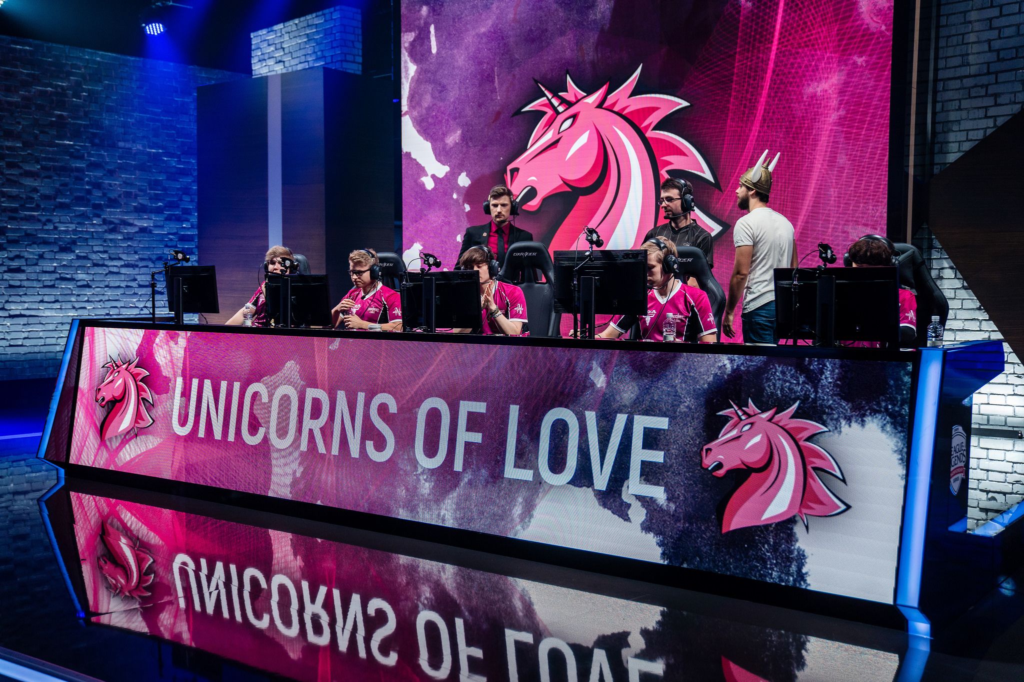Unicorns of Love стала чемпионом LCL Summer 2021 — команда сыграет на Worlds 2021